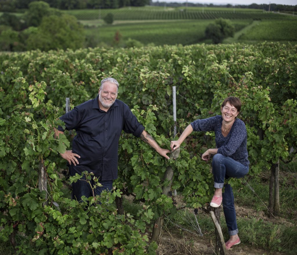 Beatrice und Vincent Rapin im Weingut zwischen Fronsac und St-Emilion.  (Foto: DPPI Media)
